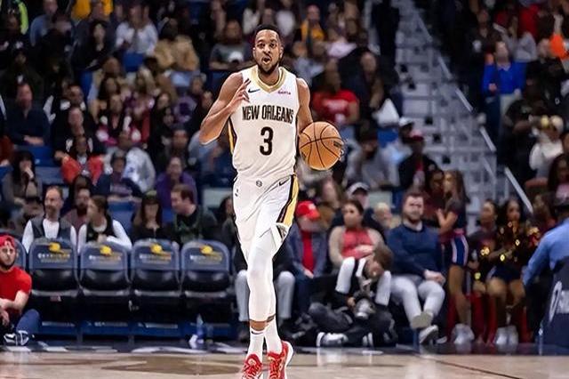 爵士翻盘骑士，麦科勒姆统治全场