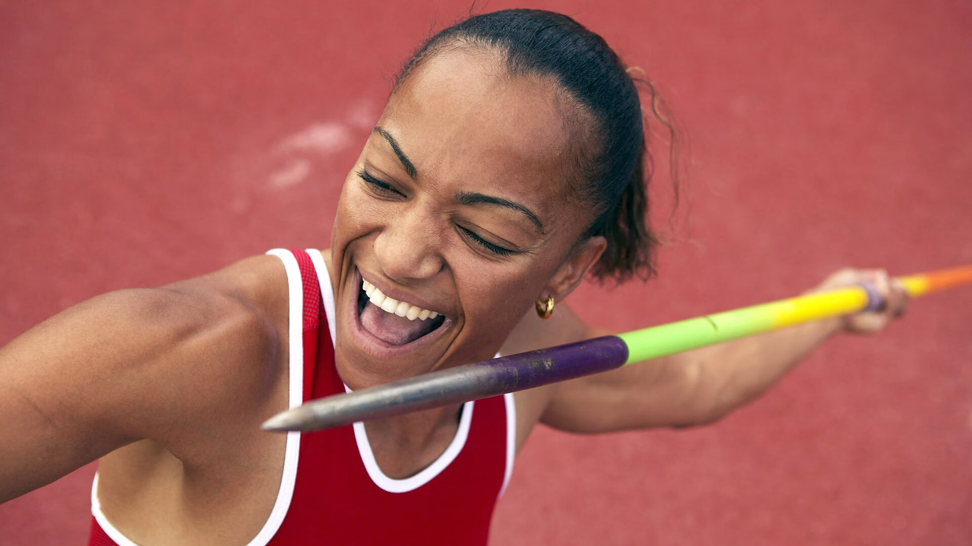 F1新赛季揭幕战焦点战，雄鹿连续得分压制快船，速度与激情的双重奏