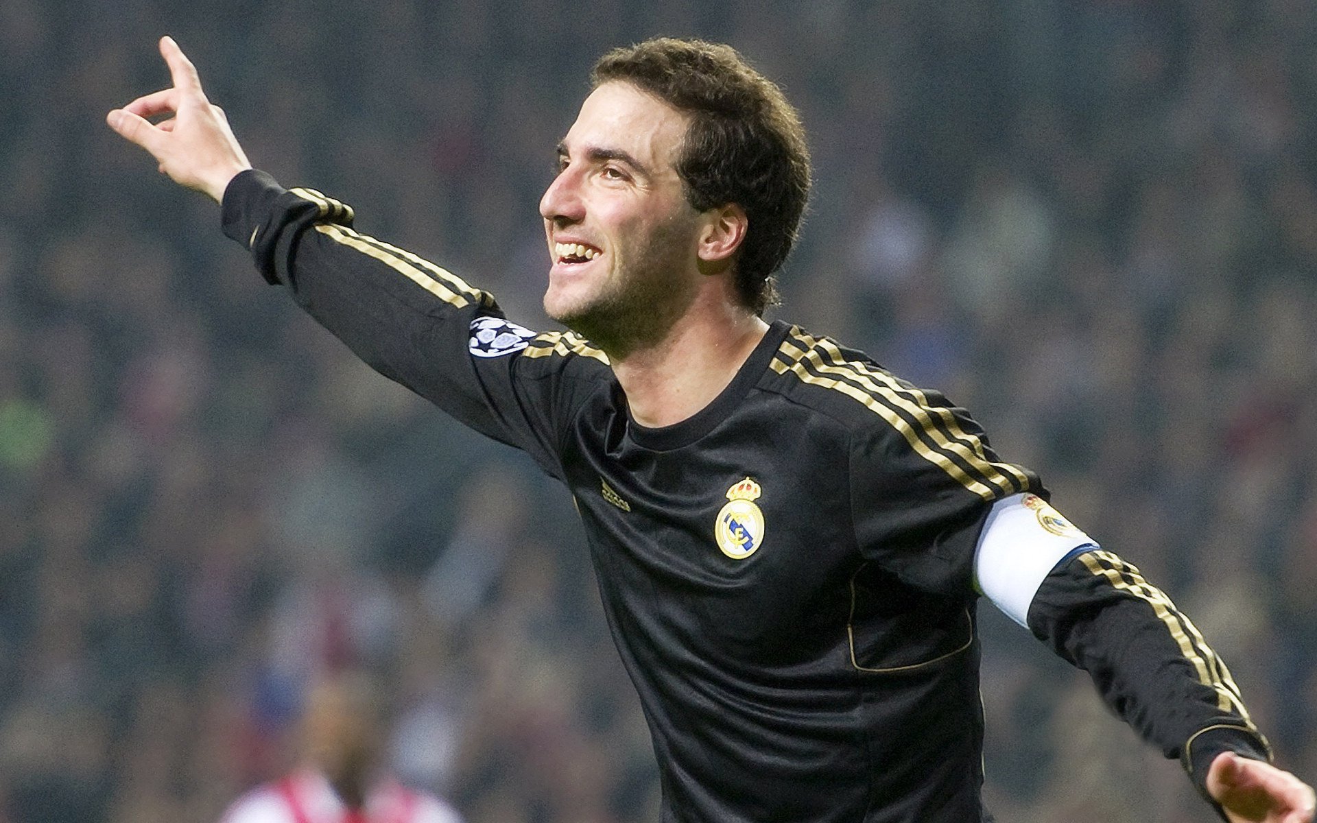 爱游戏官网-欧冠淘汰赛之夜，克莱，当无解成为唯一的解法